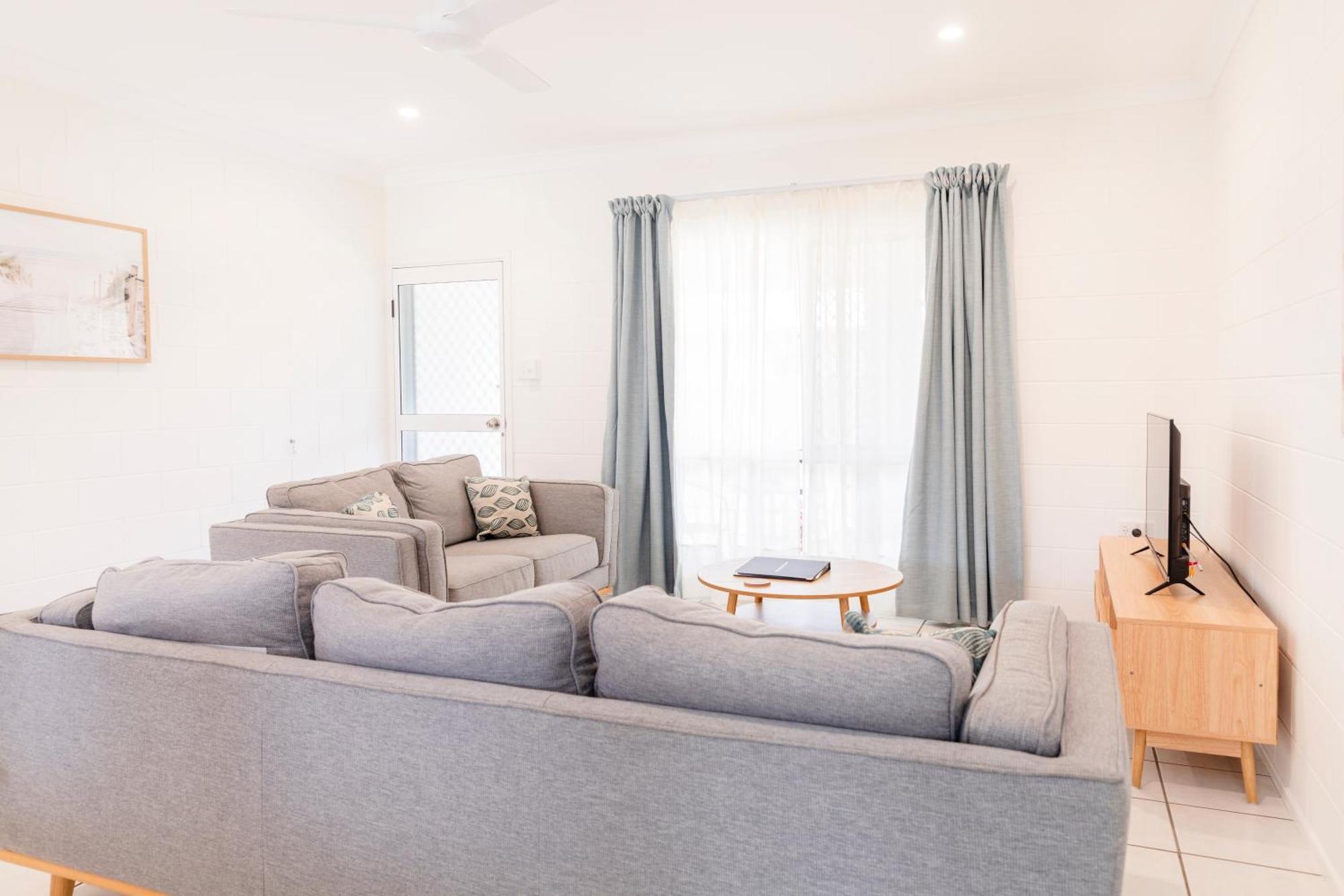 Palm View Holiday Apartments 보엔 외부 사진