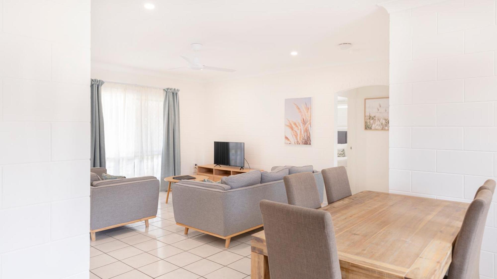 Palm View Holiday Apartments 보엔 외부 사진