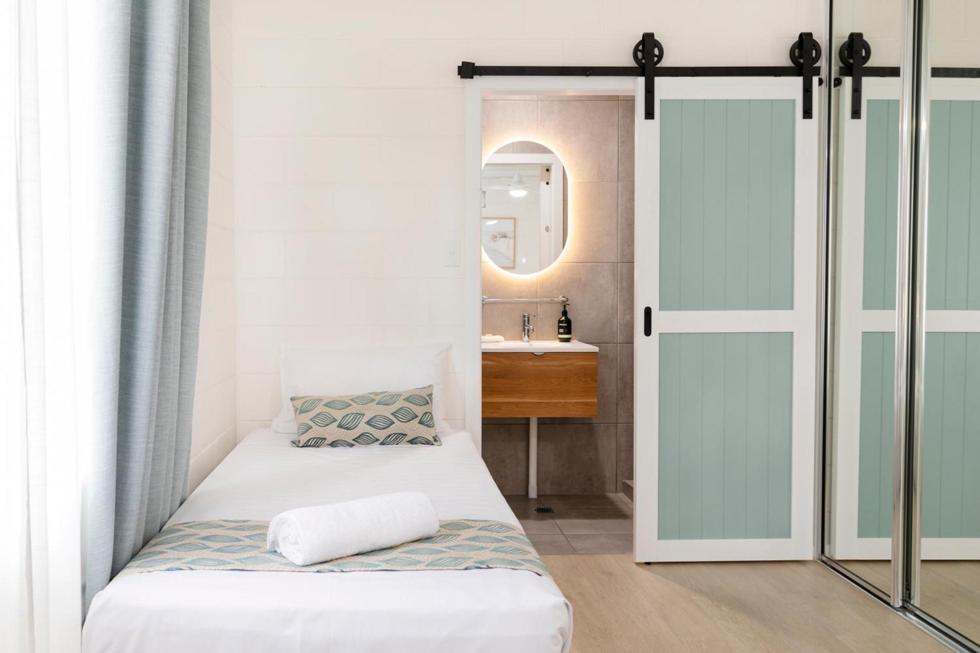 Palm View Holiday Apartments 보엔 외부 사진
