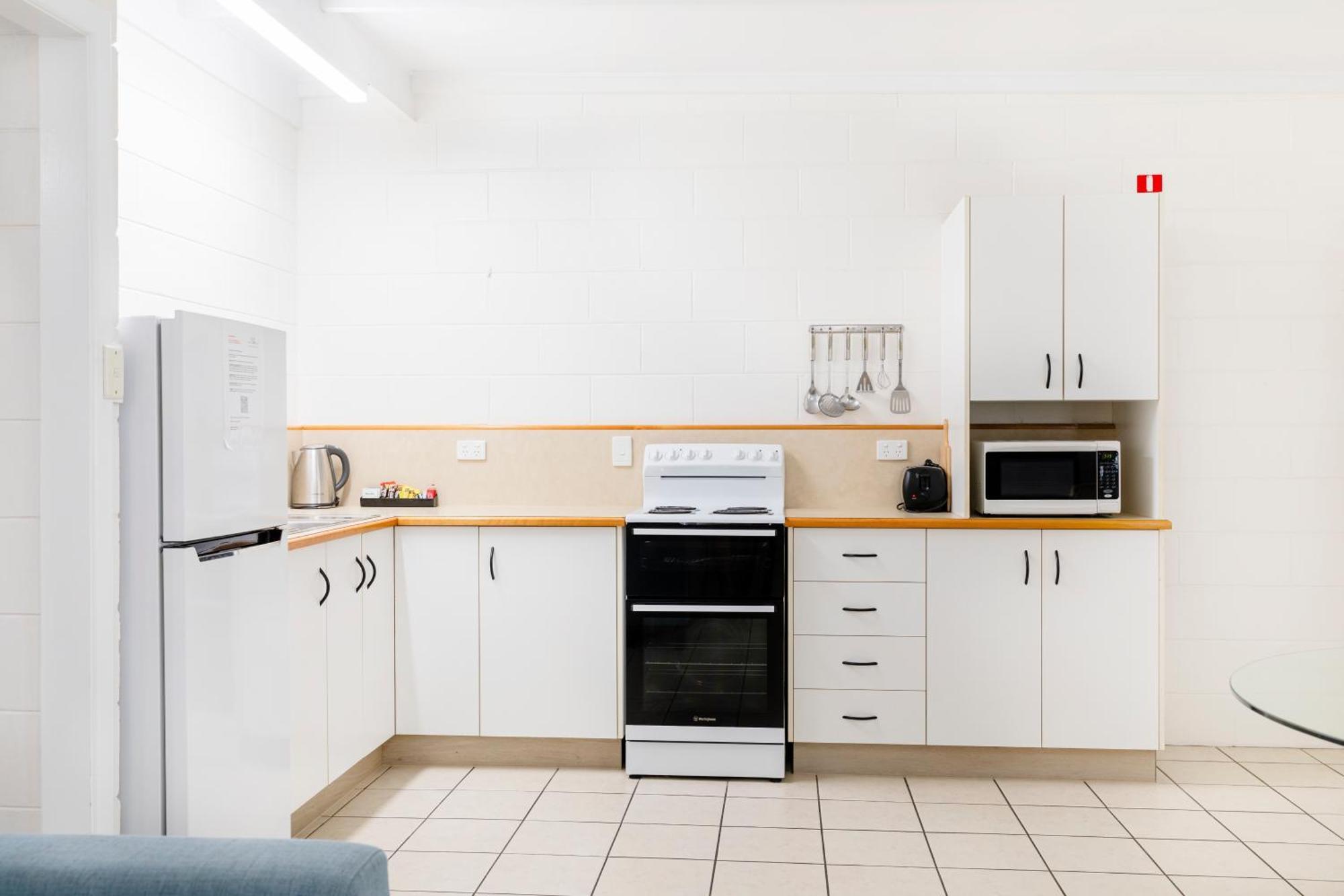 Palm View Holiday Apartments 보엔 외부 사진