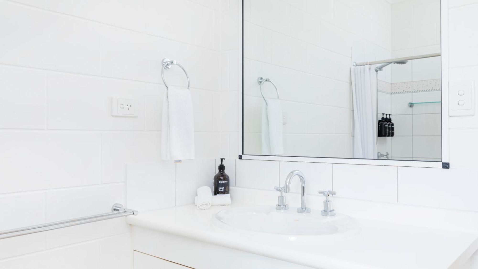 Palm View Holiday Apartments 보엔 객실 사진