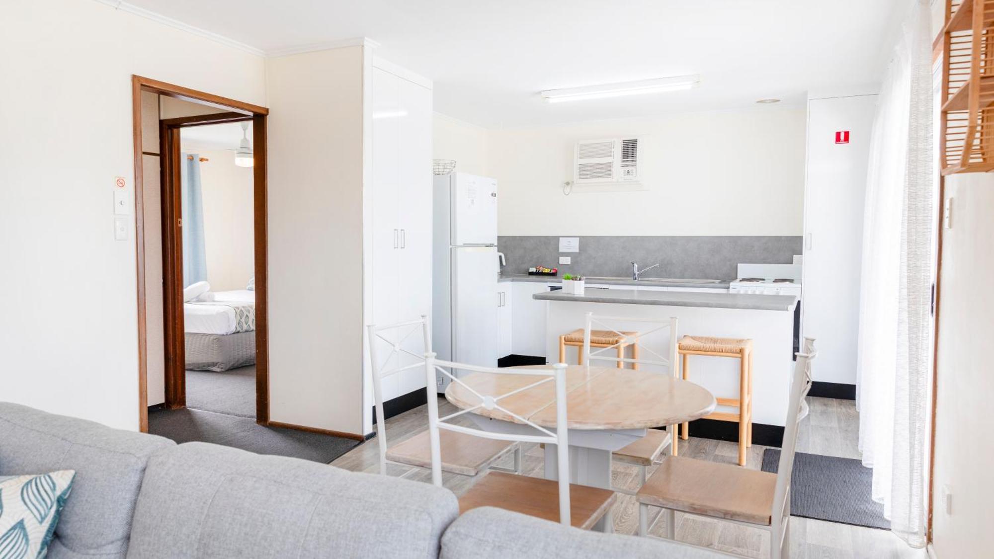 Palm View Holiday Apartments 보엔 외부 사진