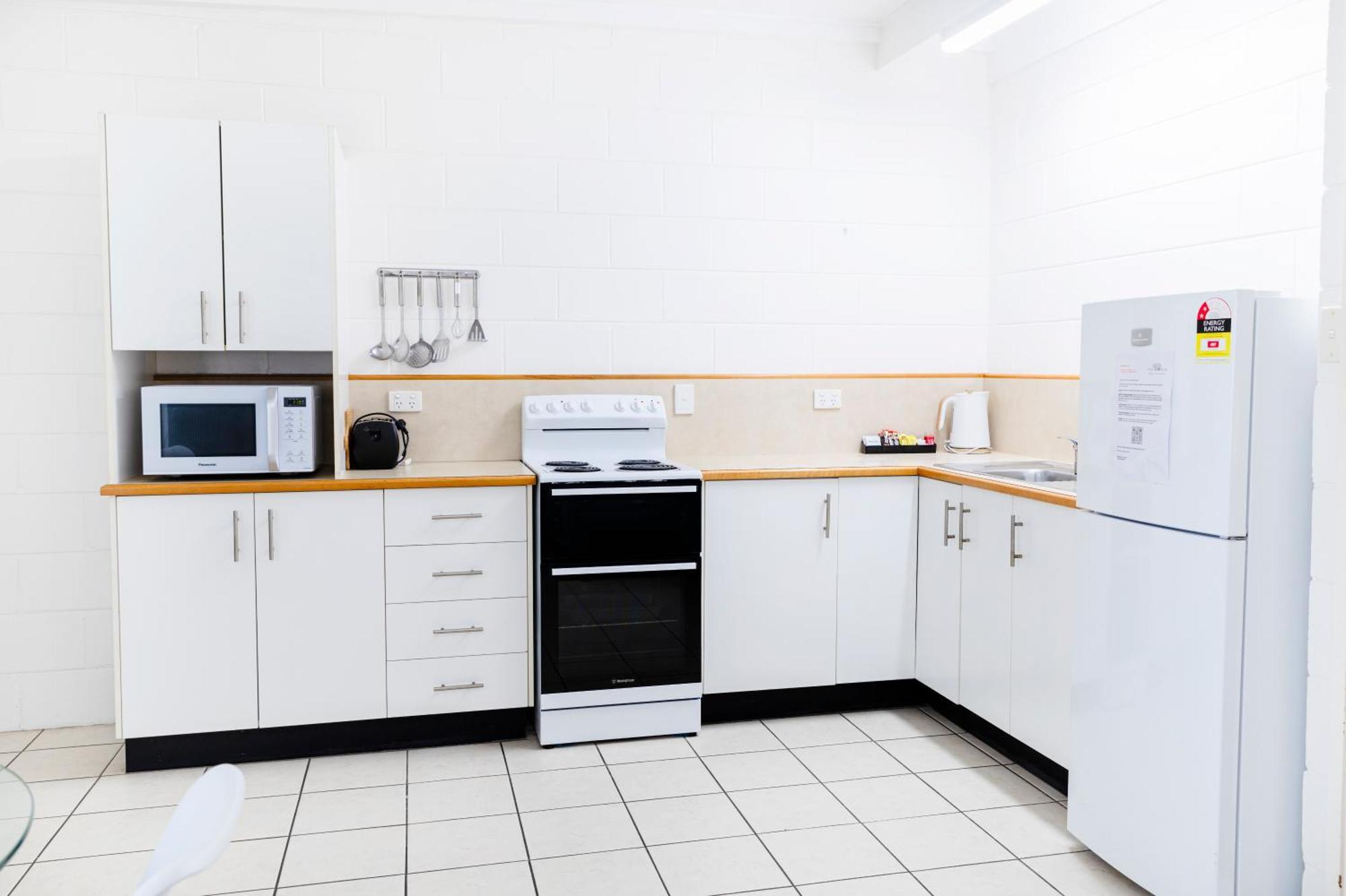 Palm View Holiday Apartments 보엔 외부 사진