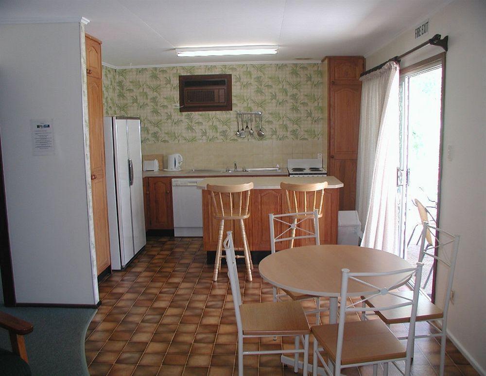 Palm View Holiday Apartments 보엔 외부 사진