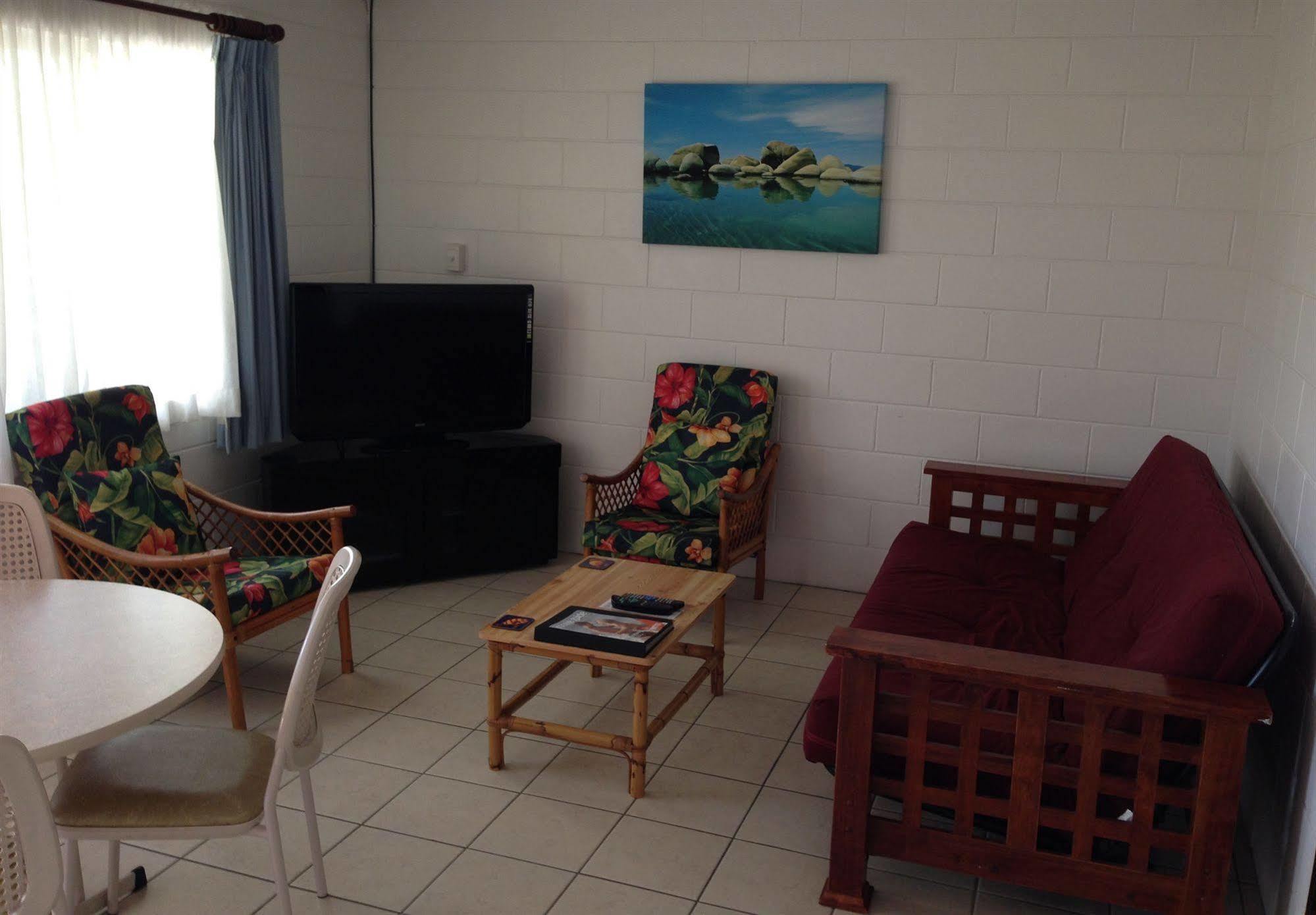 Palm View Holiday Apartments 보엔 외부 사진